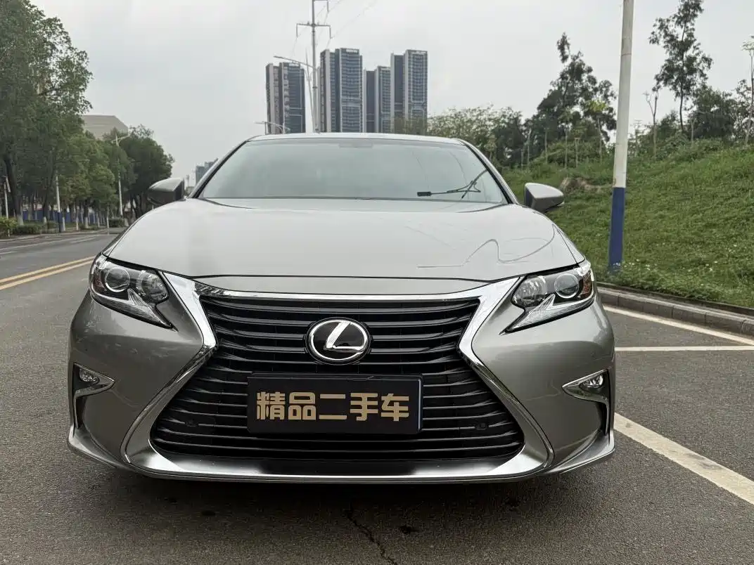 Lexus ES 2016 200 Midnight Special Limited Edition фото 3