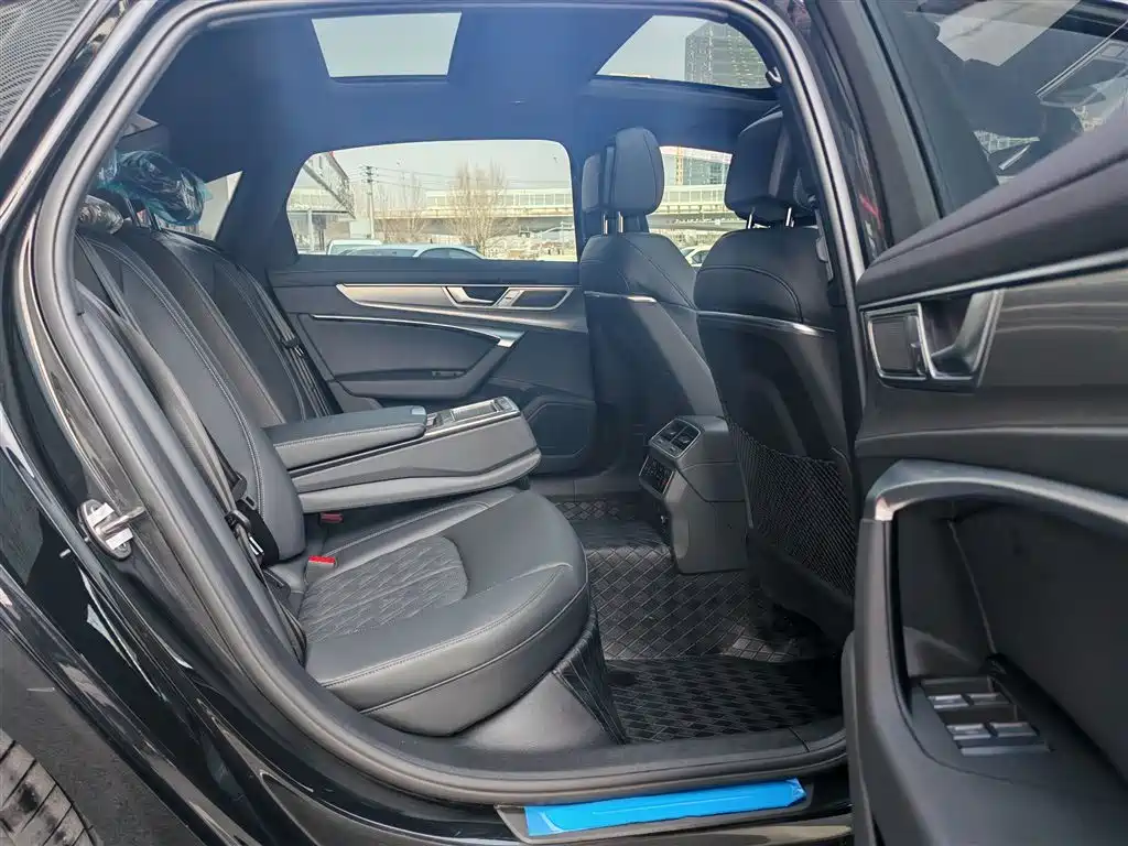 Audi A6L 2025 45 TFSI Premium Sport фото 24