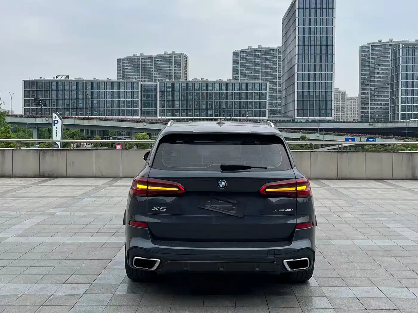 BMW X5 (Import) 2019 xDrive40i Exclusive M Sport Package фото 11