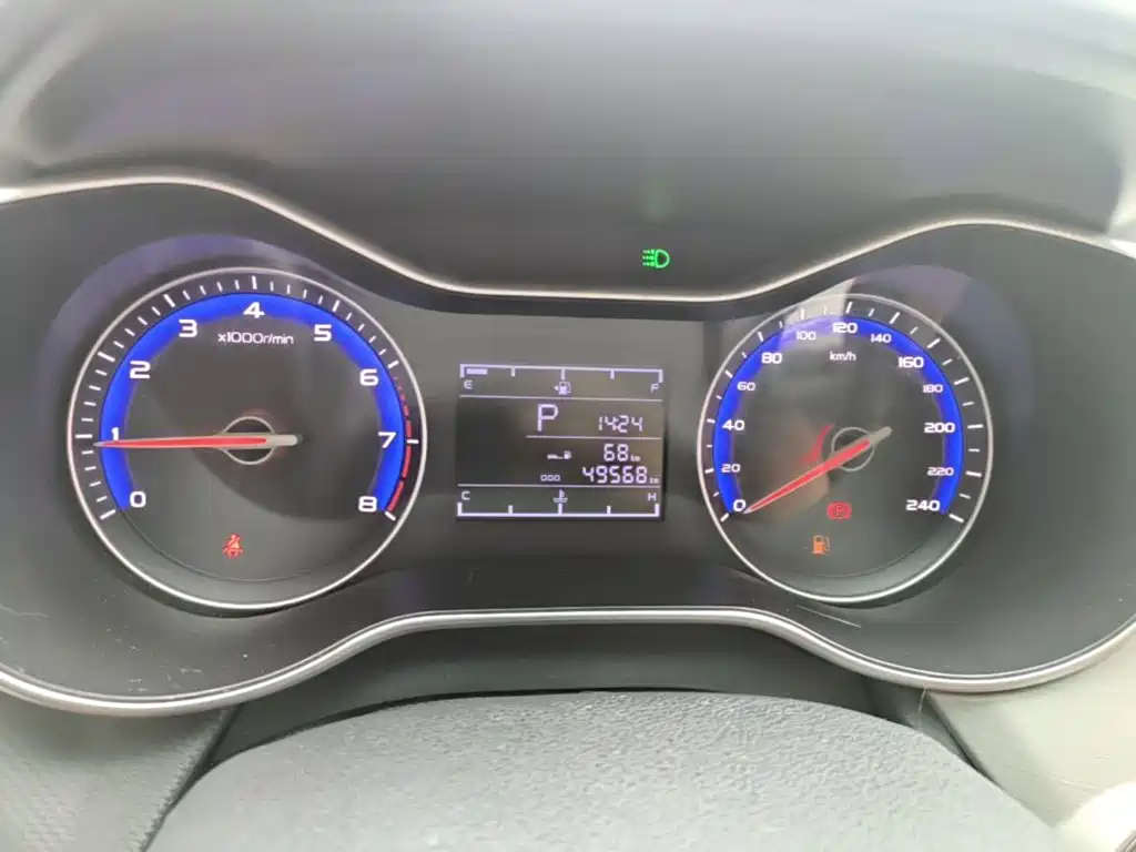Фото 12 - Geely Vision