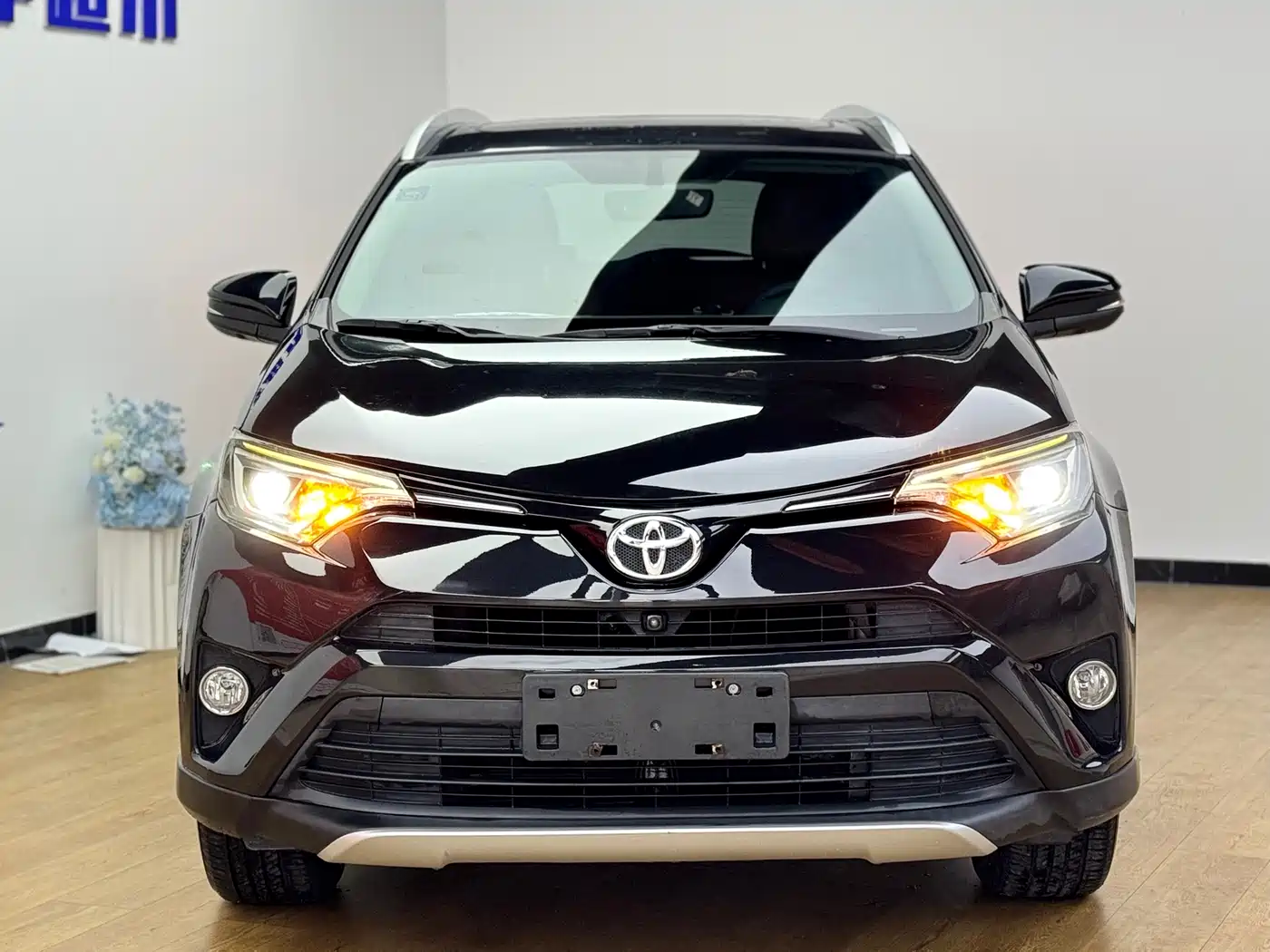 Toyota RAV4 Rongfang 2016 2.5L Automatic 4WD Elite фото 2