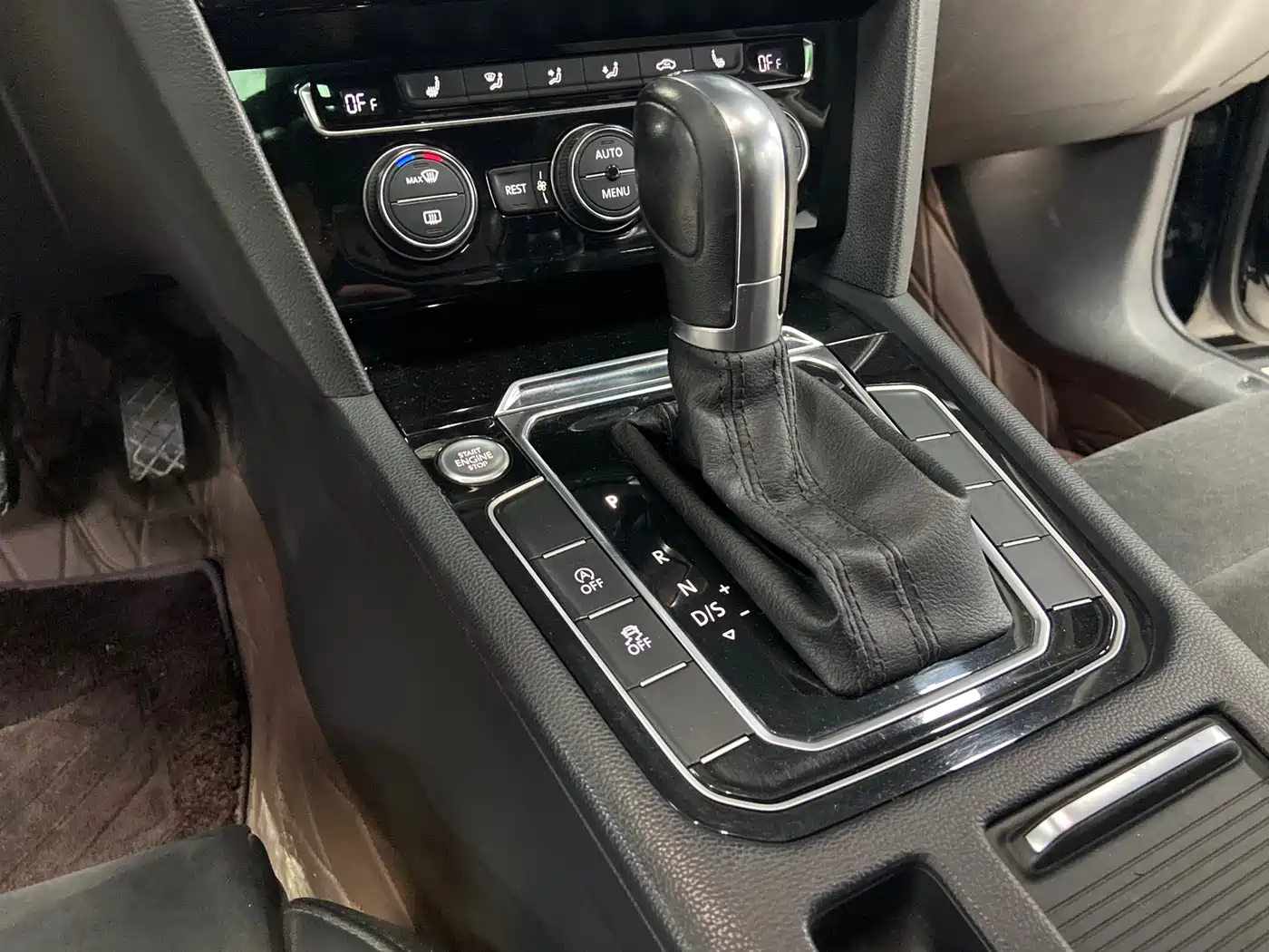 Volkswagen Magotan 2017 330TSI DSG Luxury фото 12
