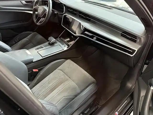 Audi A6L 2021 45 TFSI Exclusive Sport фото 10