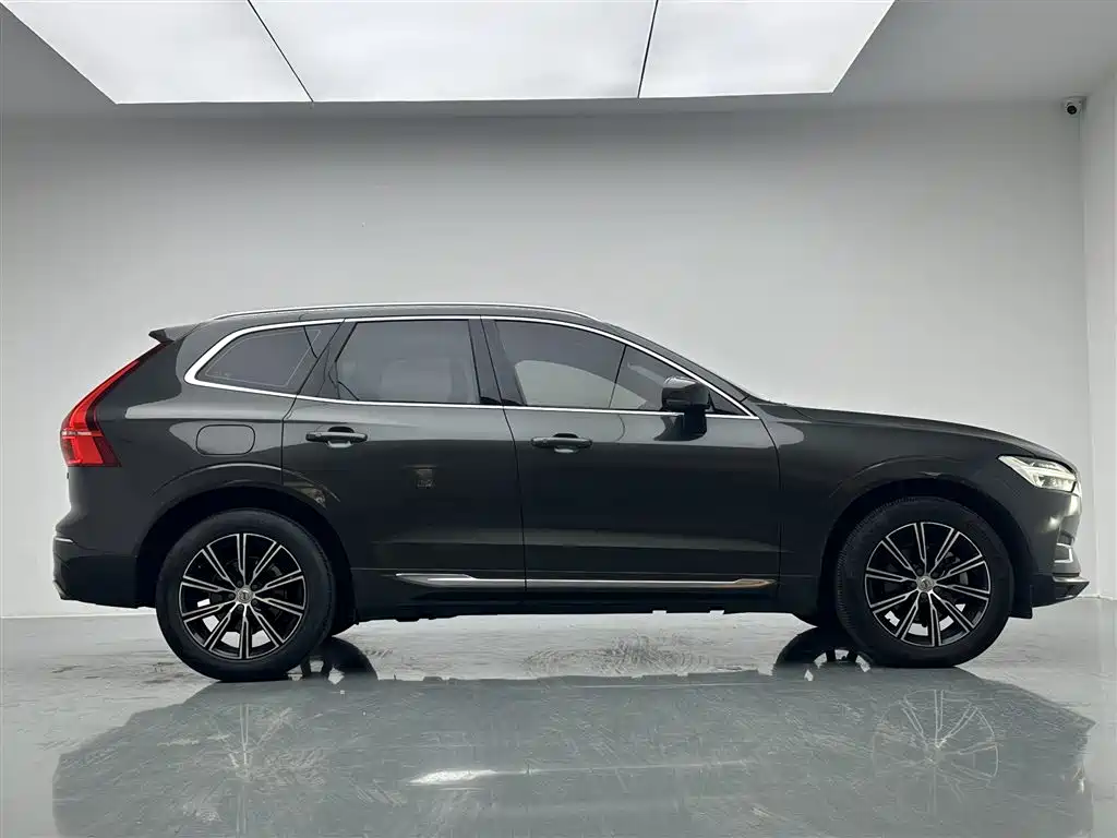 Фото 11 - Volvo XC60
