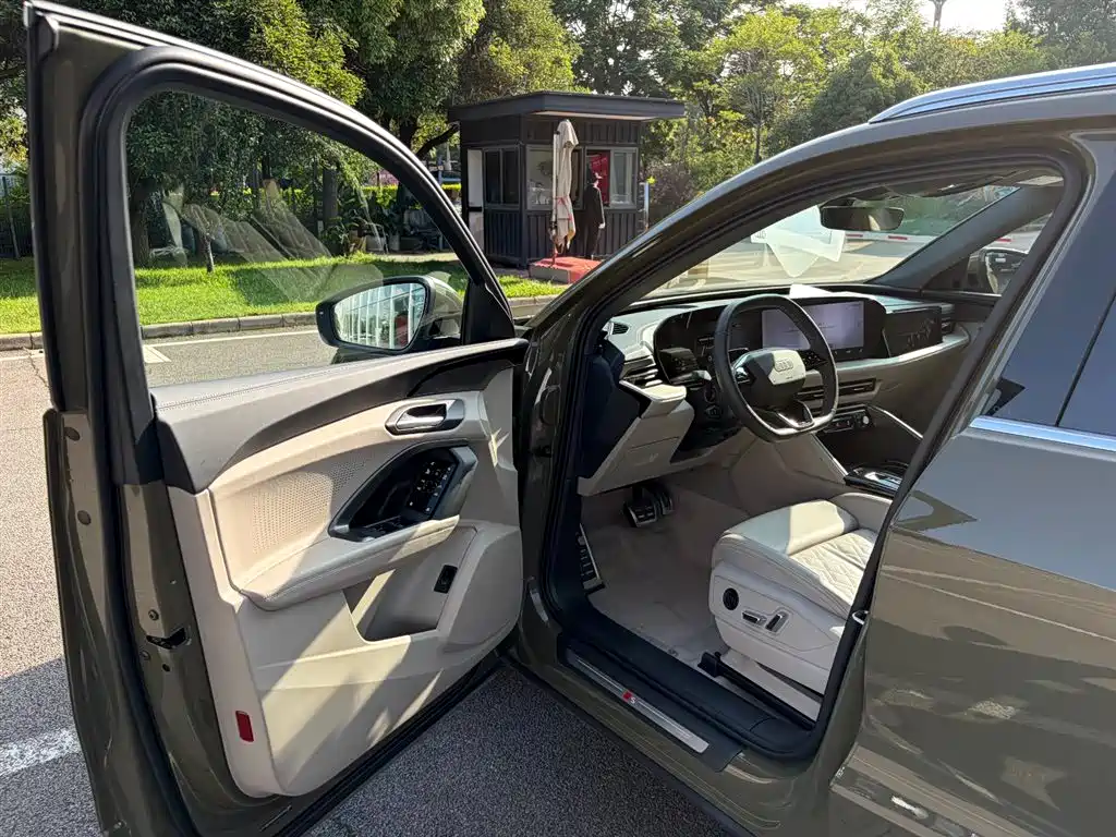 Photo 15 - Audi Q5L