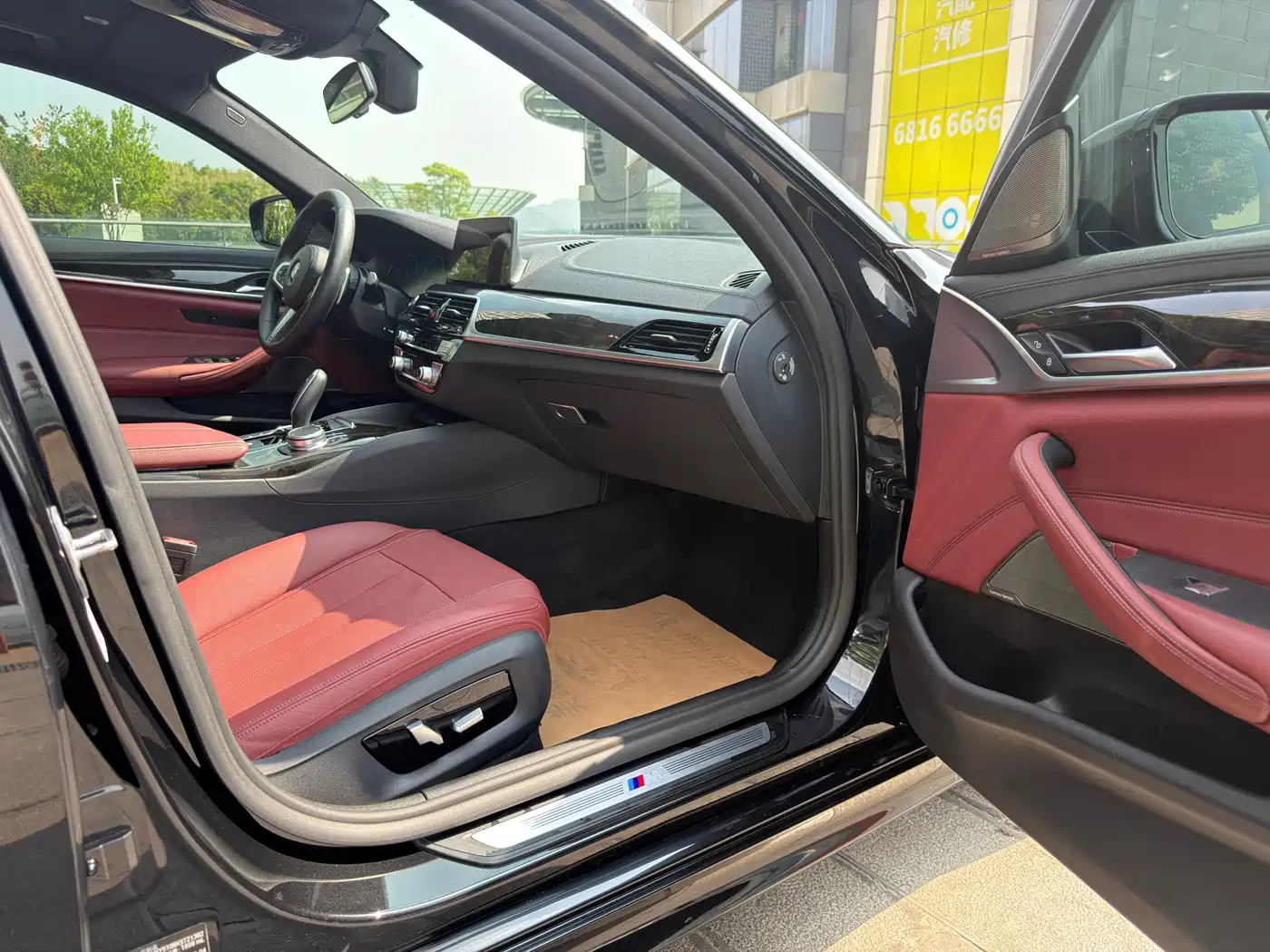 BMW 5 Series 2019 530Li Premium M Sport Package фото 40
