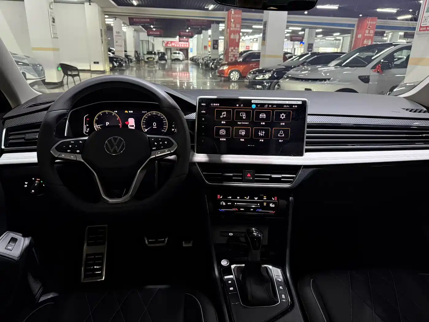 Volkswagen Tiguan L 2024 Outstanding 330TSI Auto 2WD R-Line Dragon Glory Edition фото 5