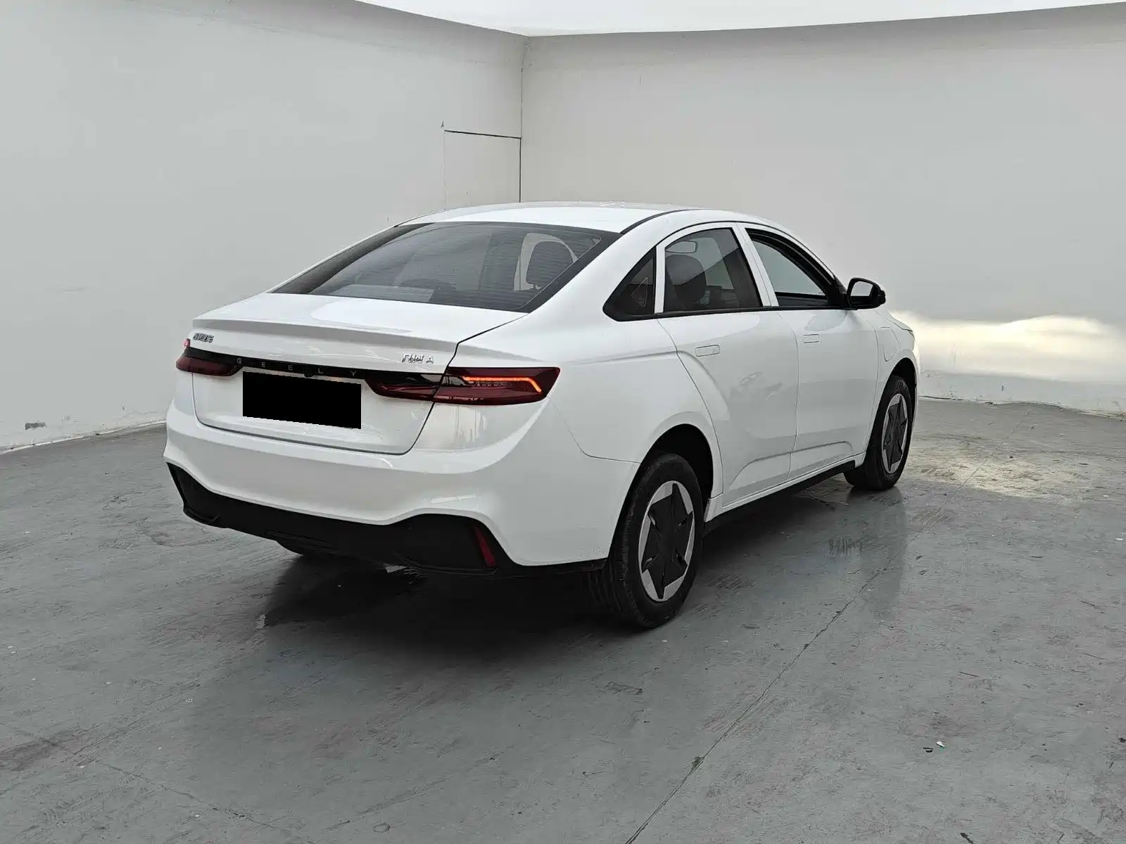 Фото 7 - Geely Geometry A