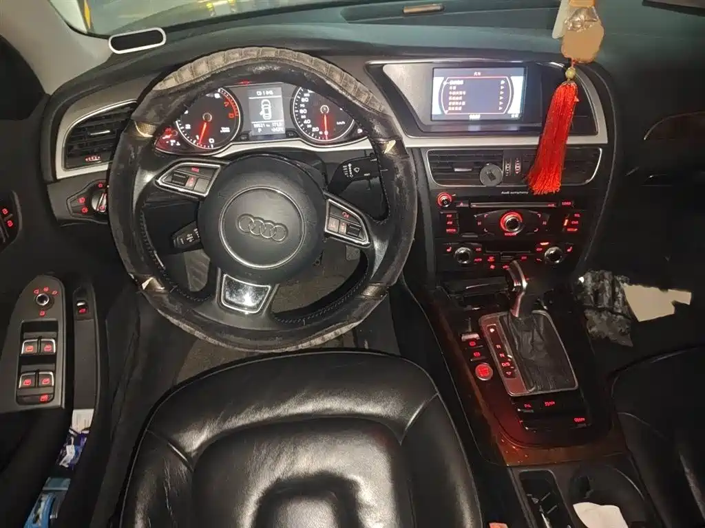 Audi A4L 2016 35 TFSI Automatic Comfort фото 3