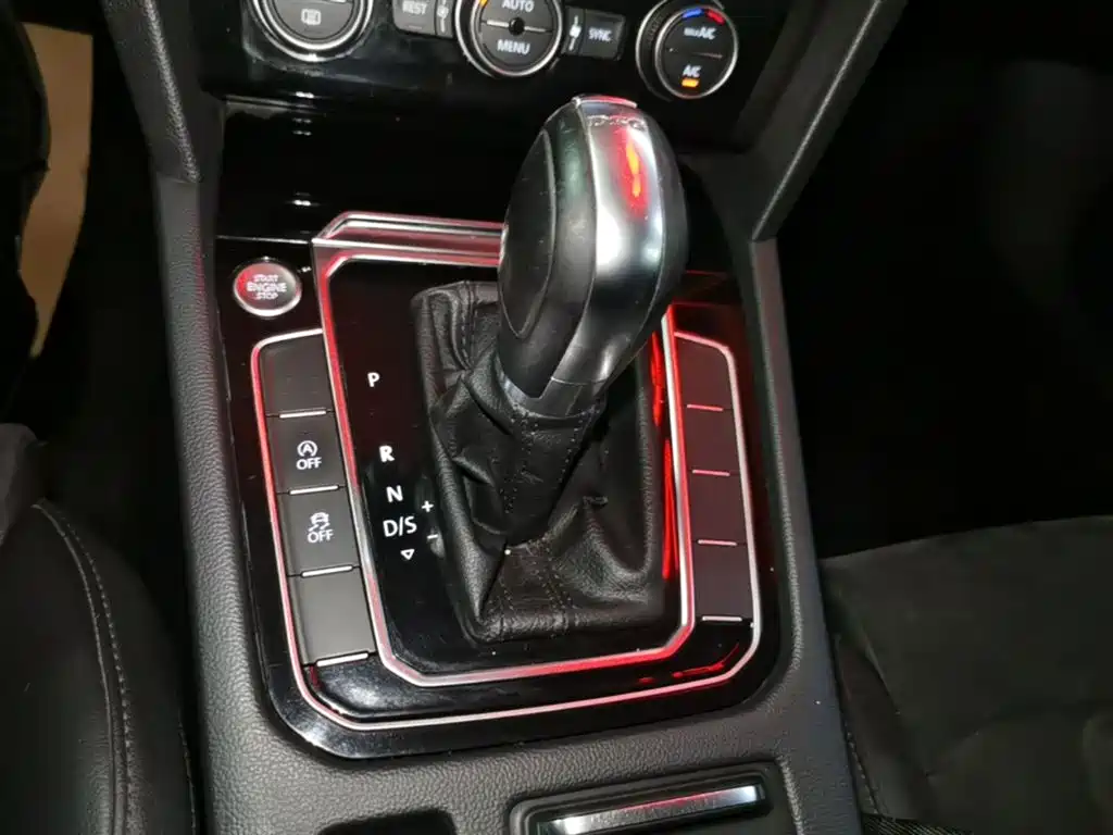 Volkswagen Magotan 2017 330TSI DSG Luxury фото 14