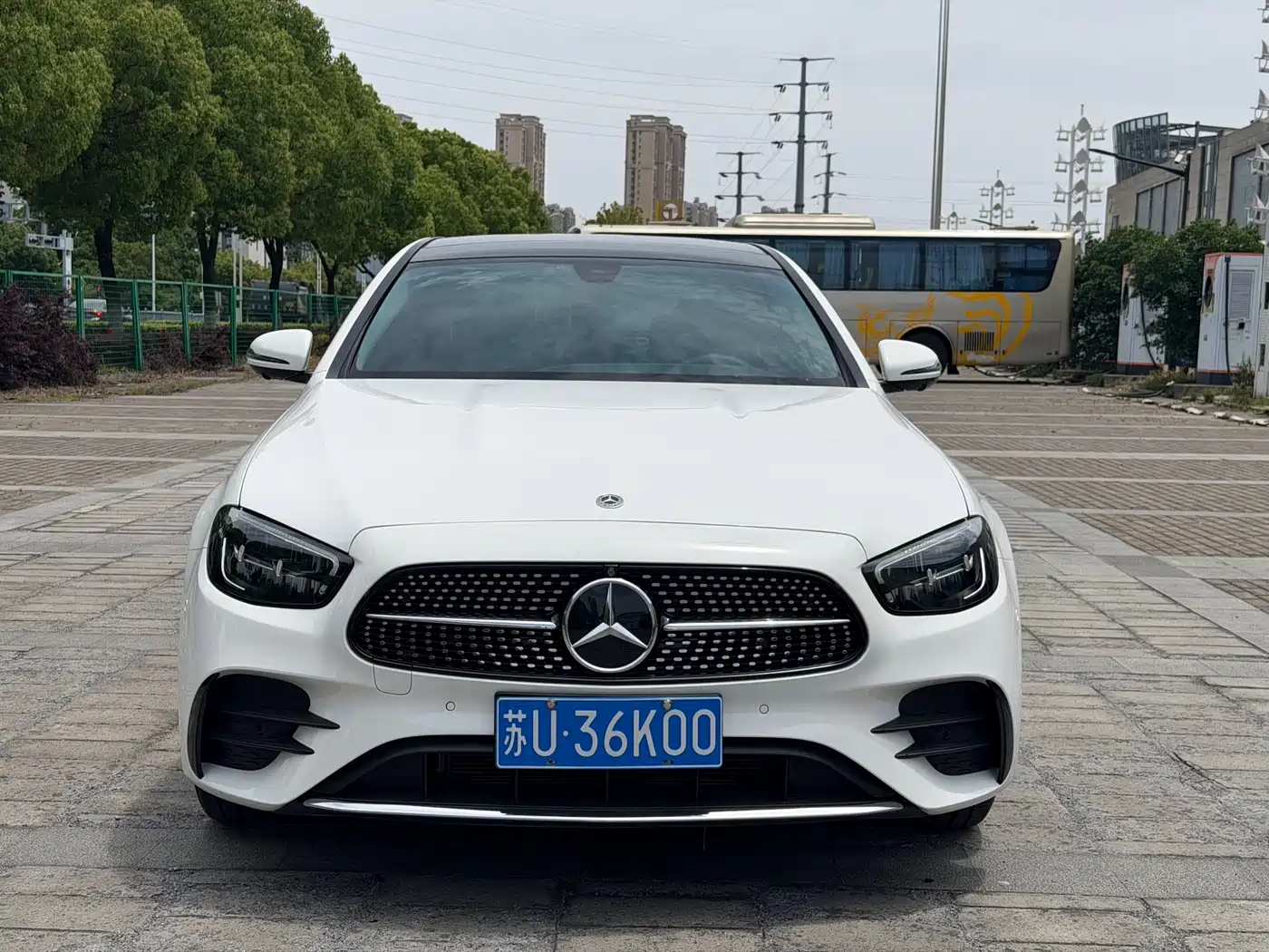 Mercedes-Benz E-Class 2023 E 300 L Sport Fashion фото 2