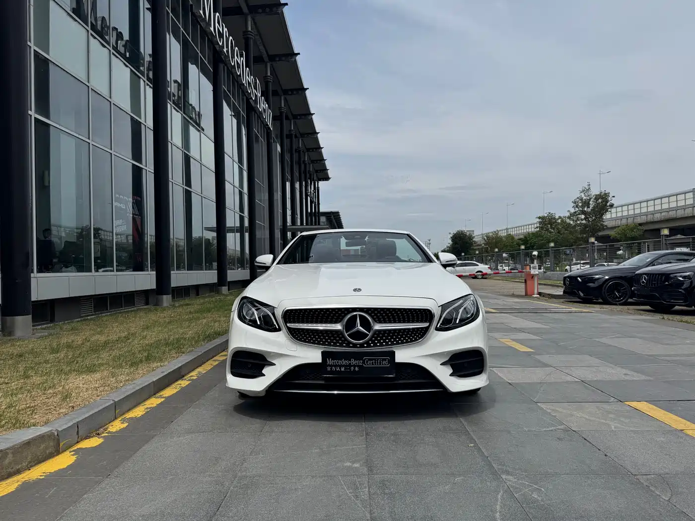 Mercedes-Benz E-Class (Import) 2018 E 200 4MATIC Convertible Coupe фото 3