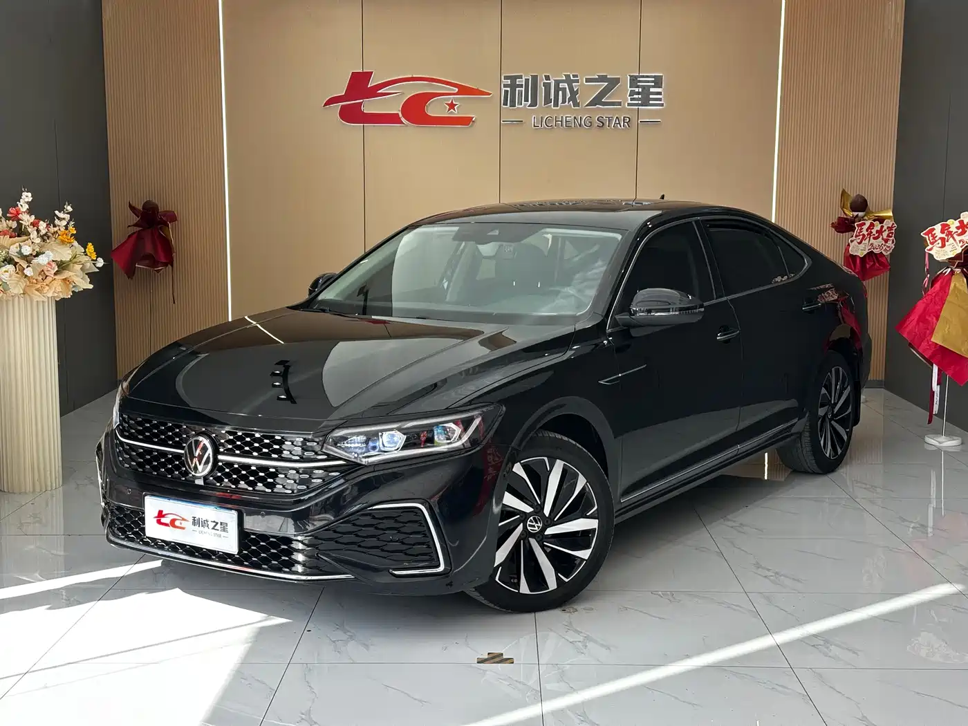 Volkswagen Passat 2022 330TSI Starlight Luxury Edition