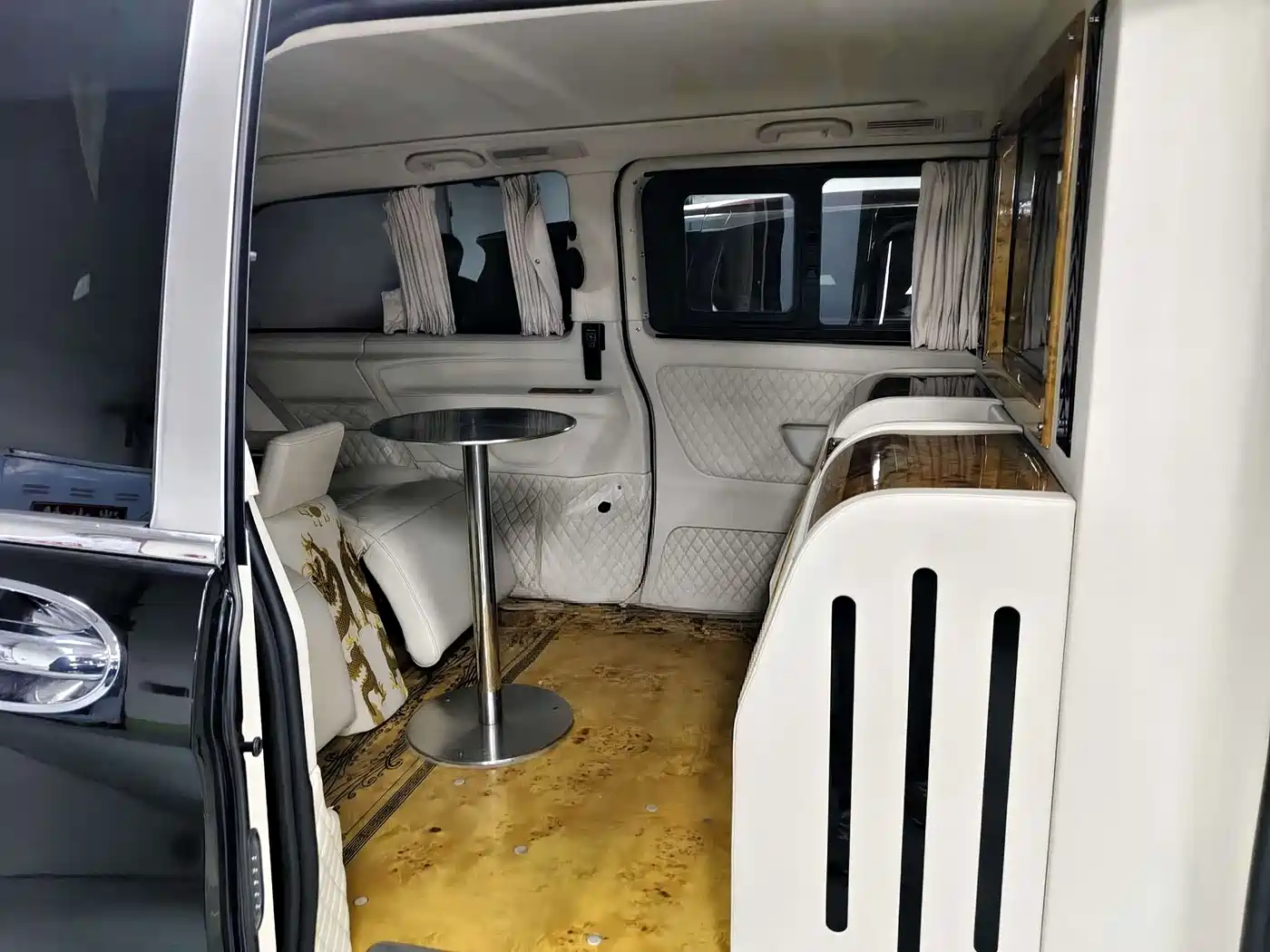 Mercedes-Benz Vito 2018 2.0T Business Edition China VI фото 4