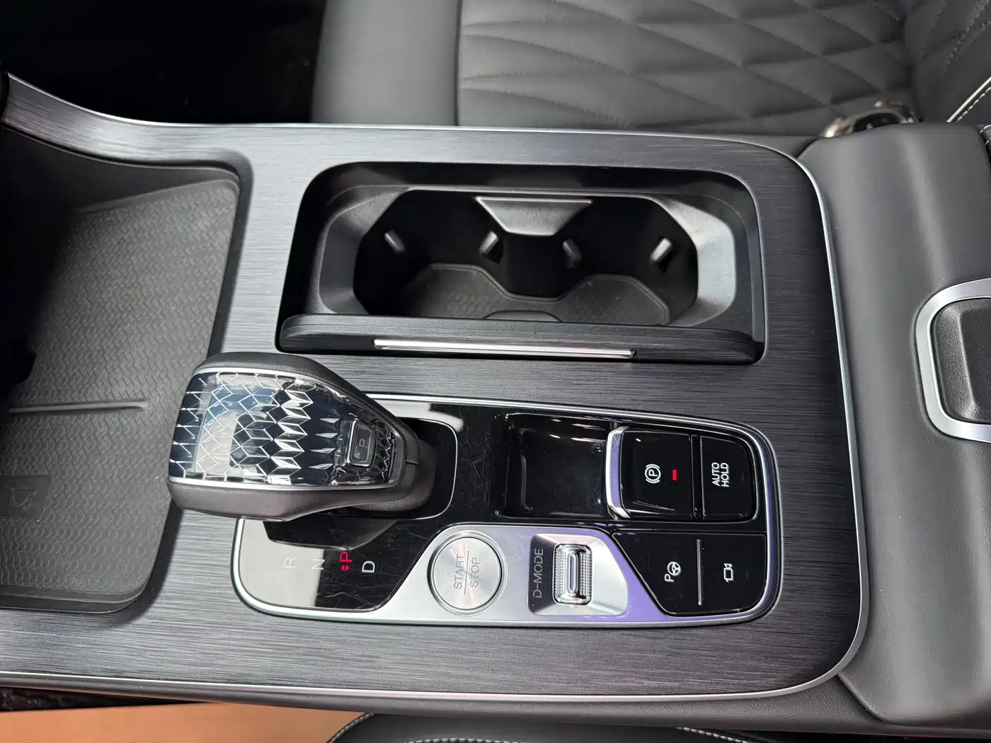 GAC Trumpchi Trumpchi GS8 2022 Pilot Series 2.0TGDI 2WD Premium Edition (7-Seater) фото 27