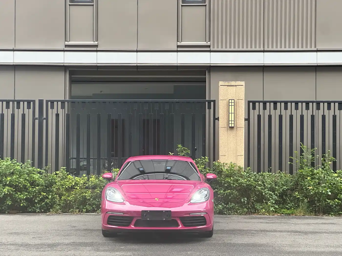 Porsche 718 2016 Cayman 2.0T фото 2