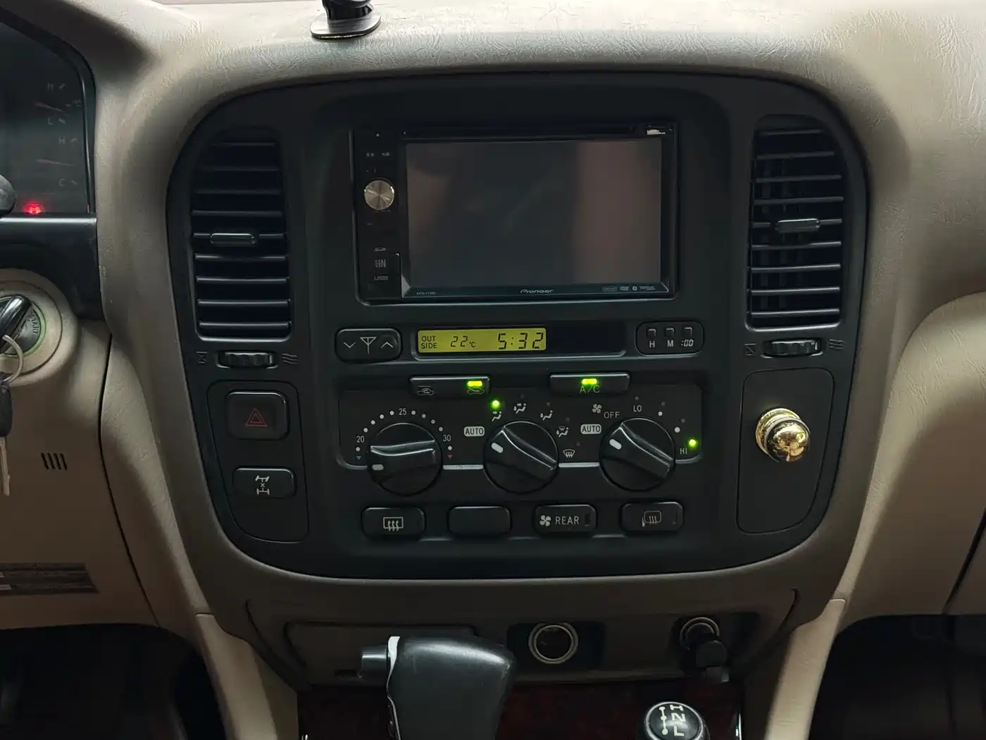 Toyota Land Cruiser (Import) 2002