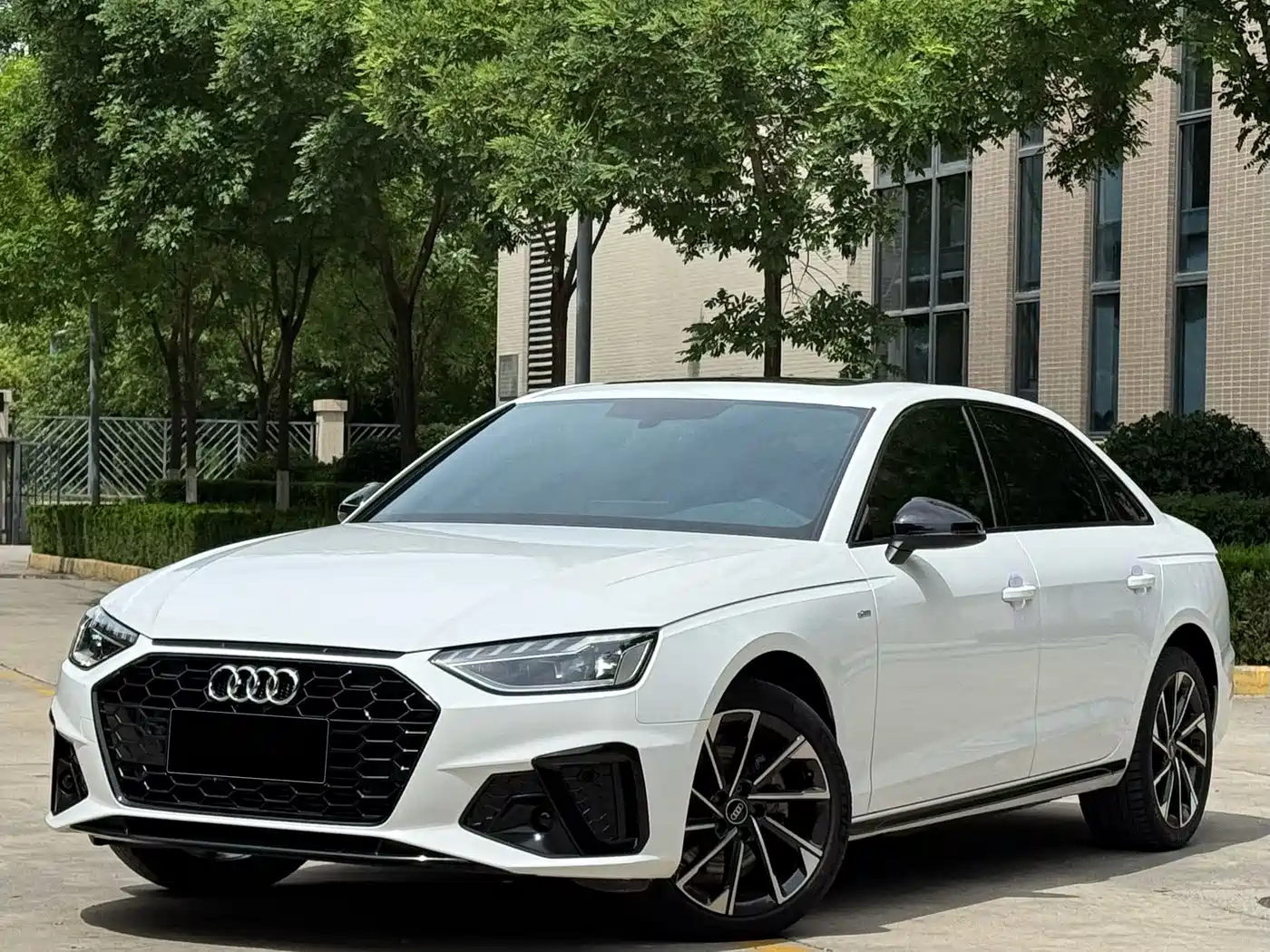 Audi A4L 2023 40 TFSI Luxury Sport
