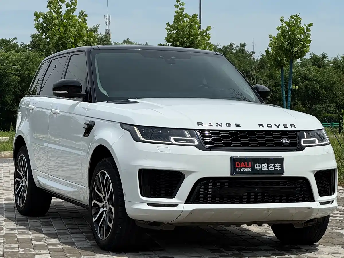 Land Rover Range Rover Sport 2021 3.0 L6 Gloss Black Edition фото 3