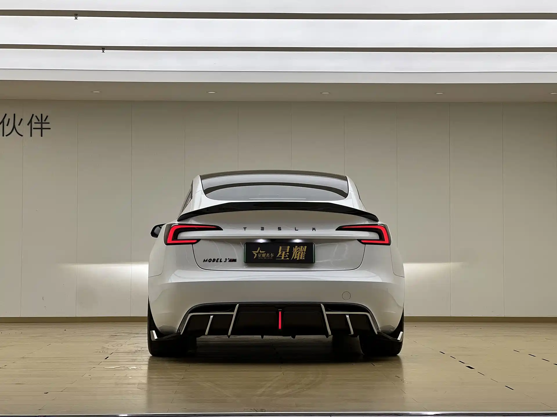 Фото 20 - Tesla Model 3