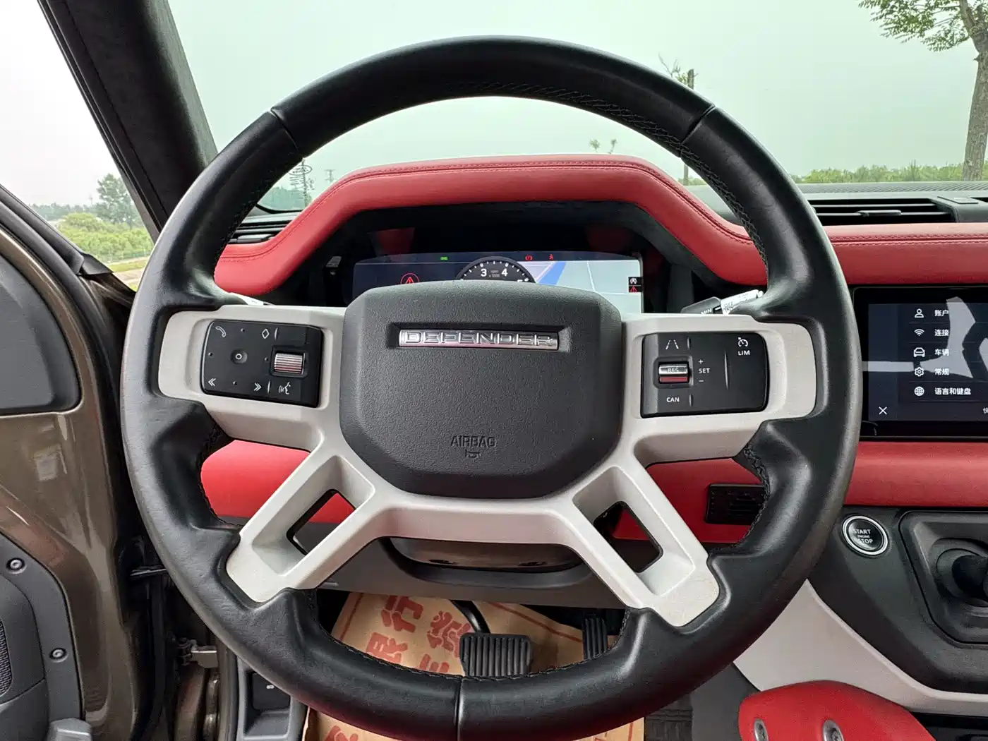 Land Rover Defender 2020 Model 110 P400 SE фото 18