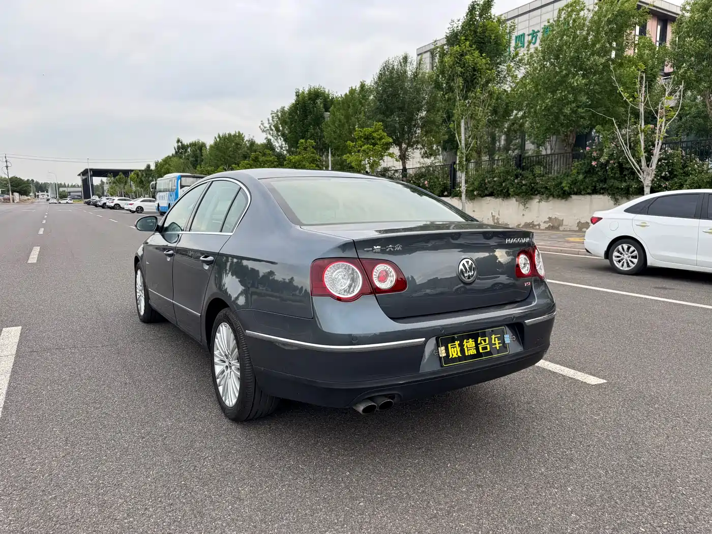 Volkswagen Magotan 2011 2.0TSI DSG Luxury фото 6