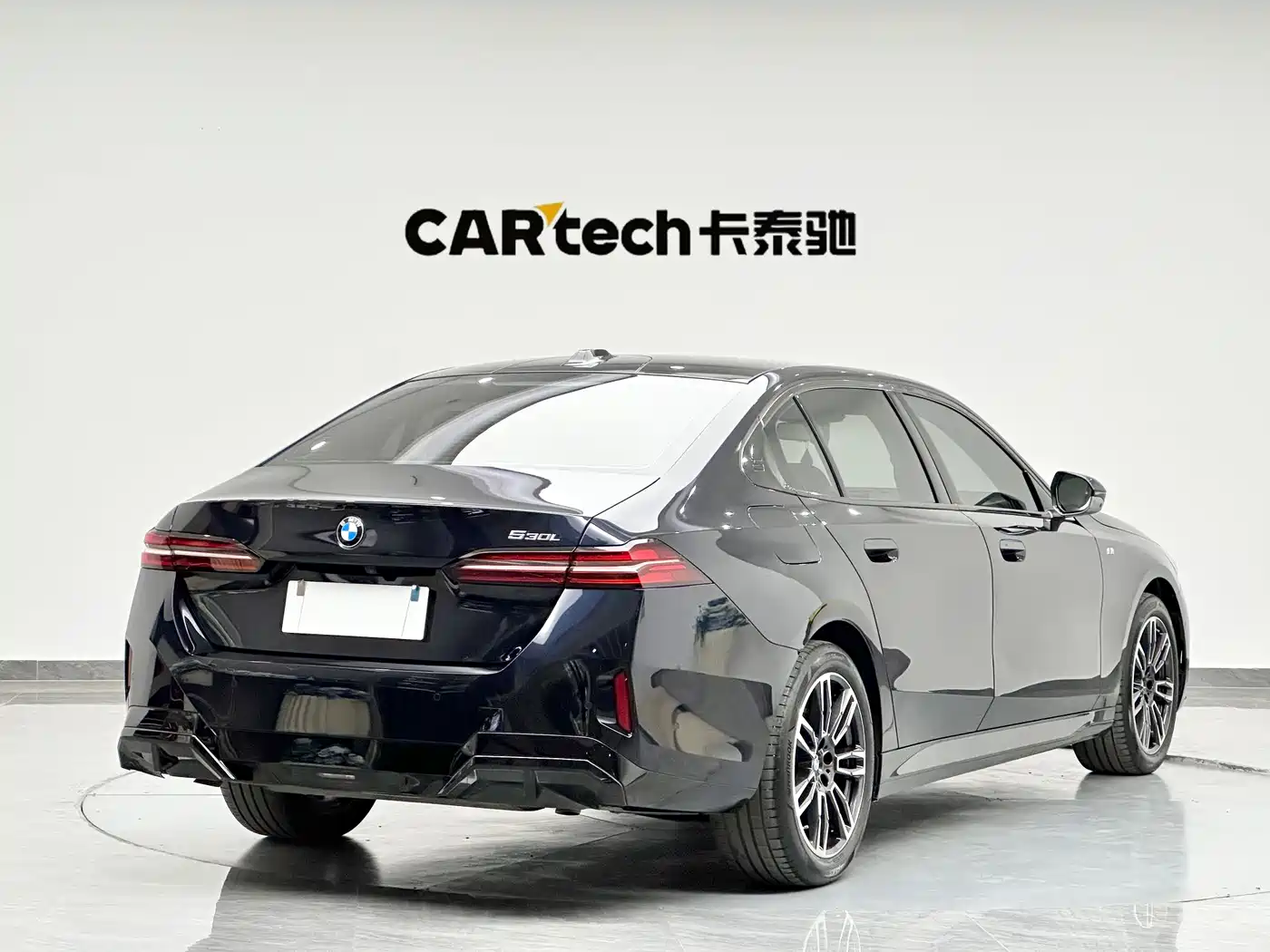 BMW 5 Series 2024 530Li Leading M Sport Package фото 6