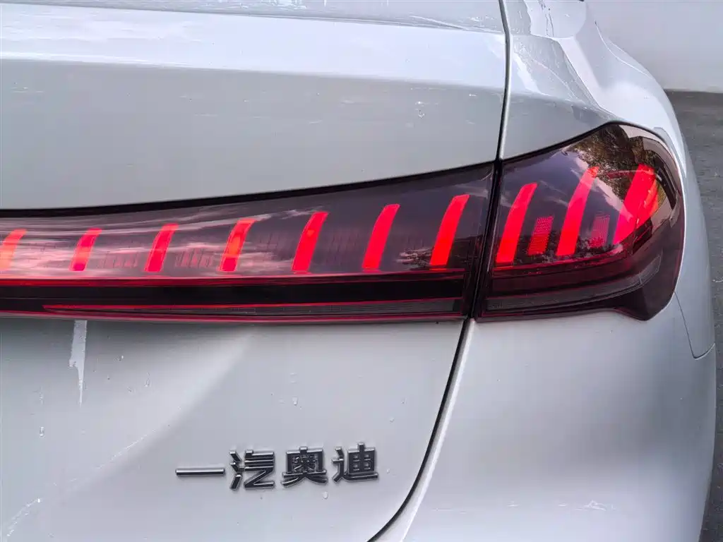 Photo 20 - Audi A5L