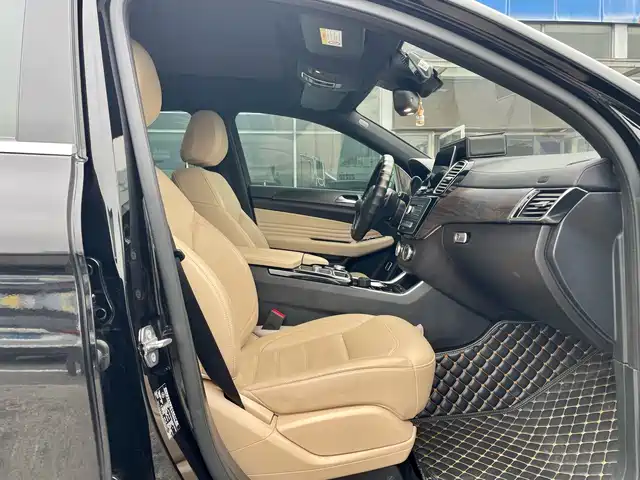 Mercedes-Benz GLE Coupe 2018 GLE 320 4MATIC Coupe SUV — фото 4