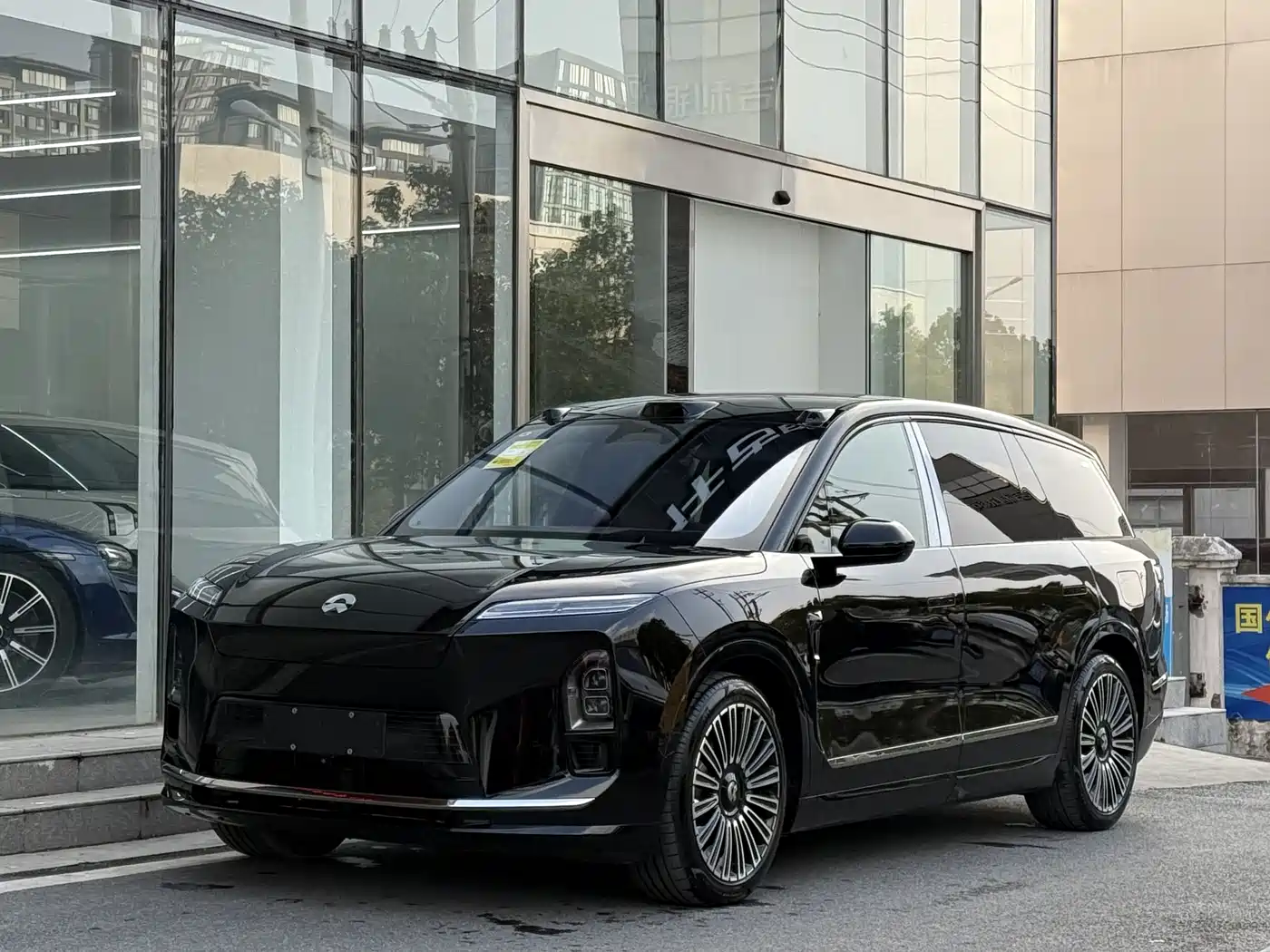 NIO ES8 2025 Model 6-Seat Executive Luxury Edition