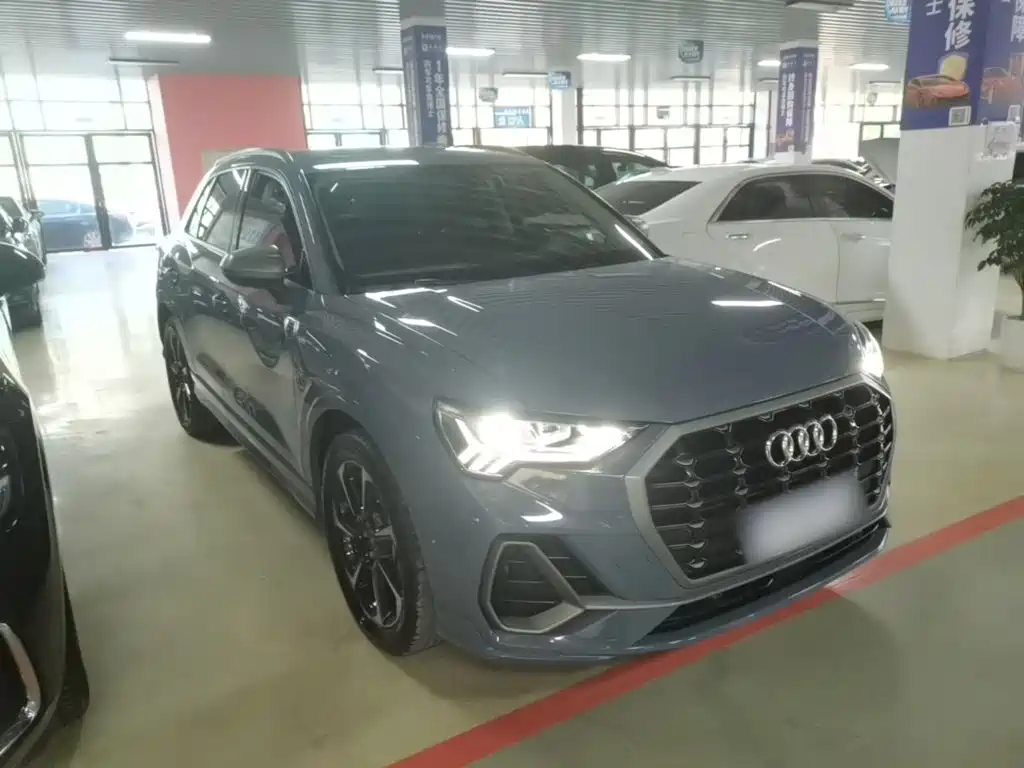 Фото 4 - Audi Q3