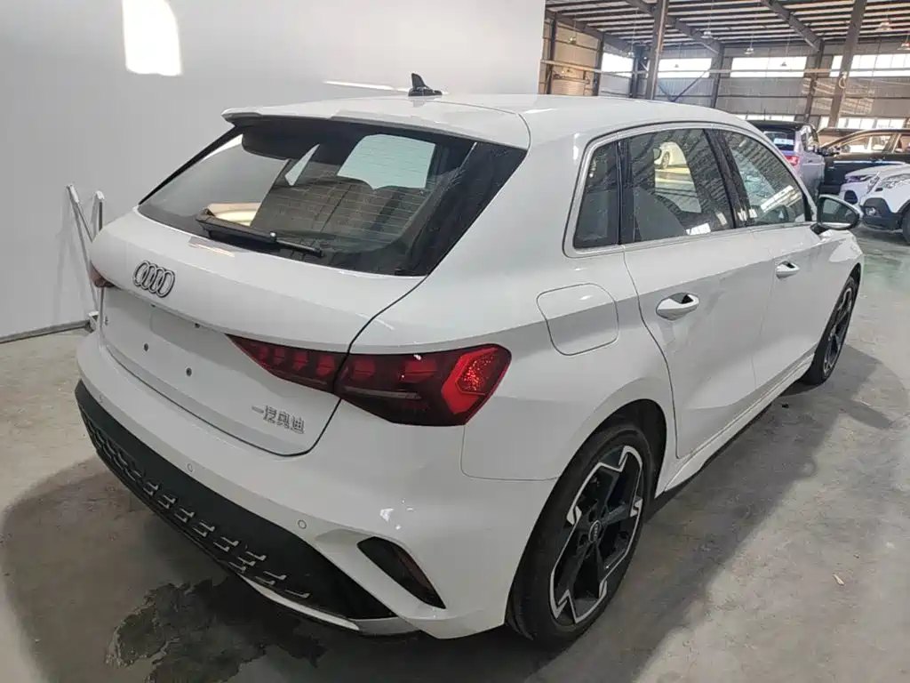 Audi A3 2026 2025 Facelift Sportback 35TFSI Flying Spur Premium