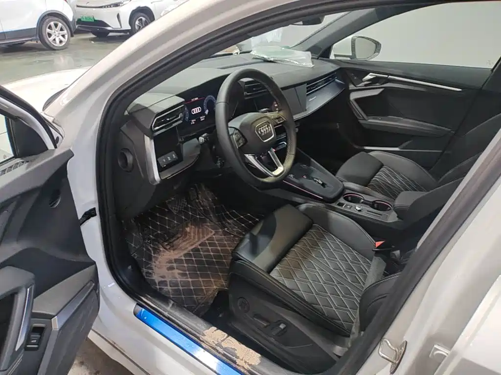 Audi A3 2026 2025 Facelift Sportback 35TFSI Flying Spur Premium