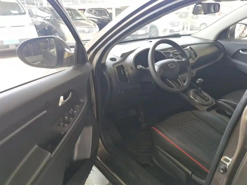 Kia Sportage 2014 2.0L Automatic 2WD GL Edition фото 16