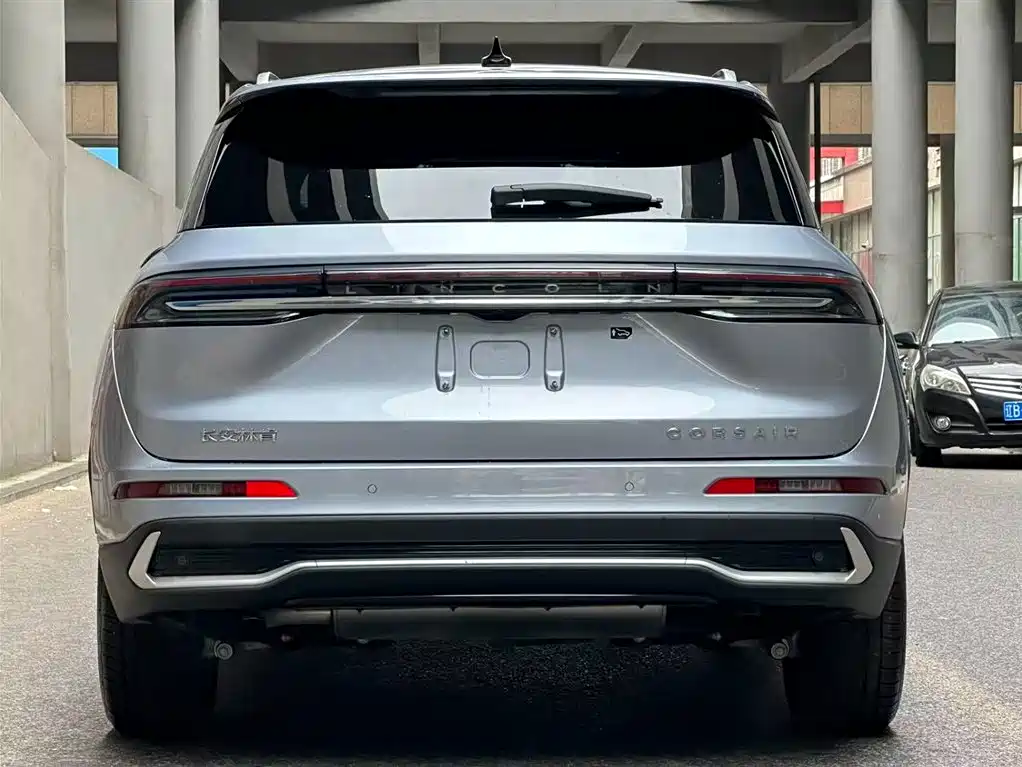 LINCOLN ADVENTURER