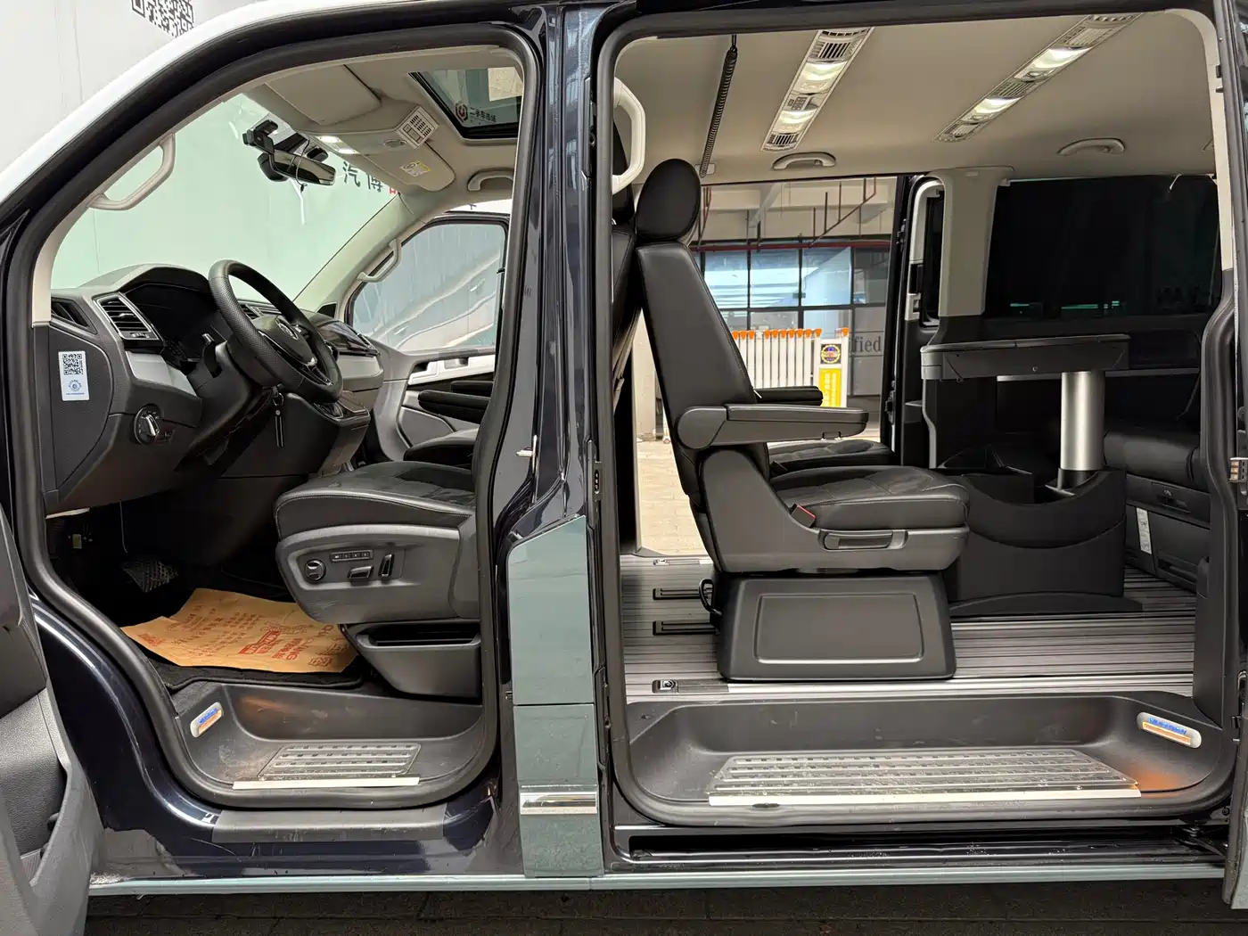 Volkswagen Multivan 2017 2.0TSI AWD Premium Edition 7-Seater фото 31