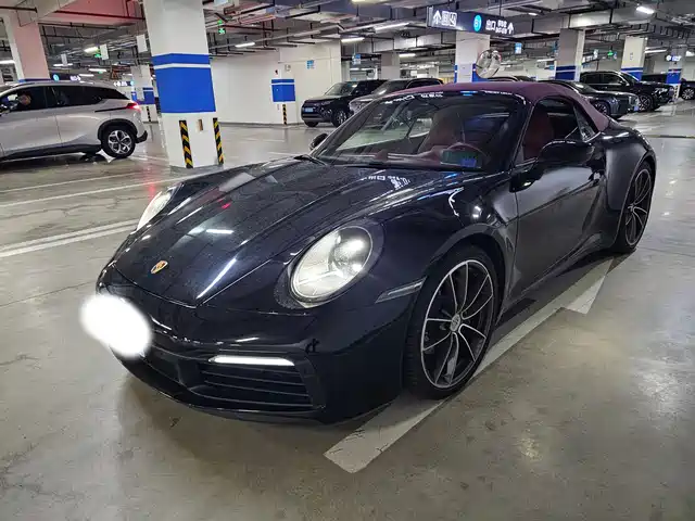 PORSCHE 911