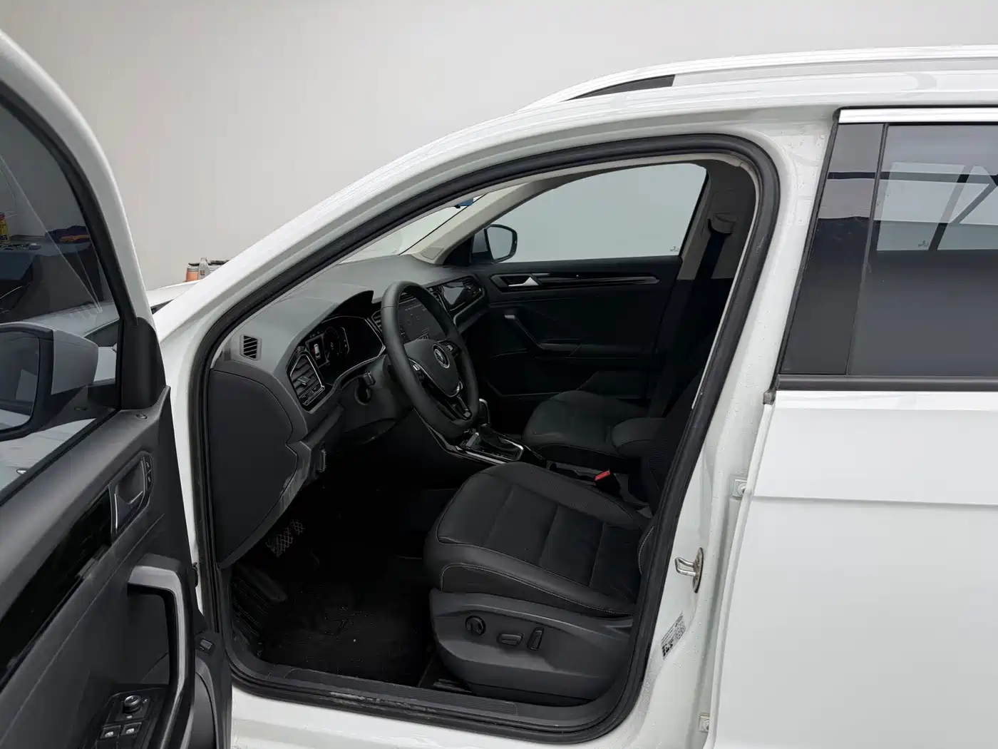 Volkswagen T-ROC 2022 280TSI DSG 2WD Comfort PLUS фото 7