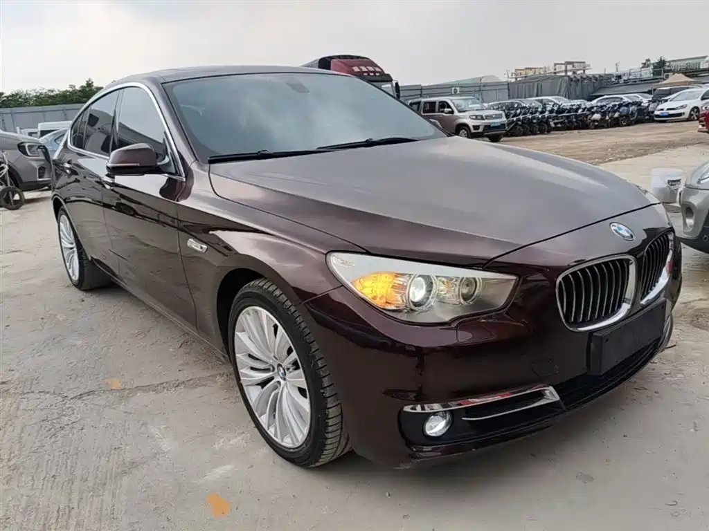 BMW 5 Series GT 2014 528i Luxury фото 4