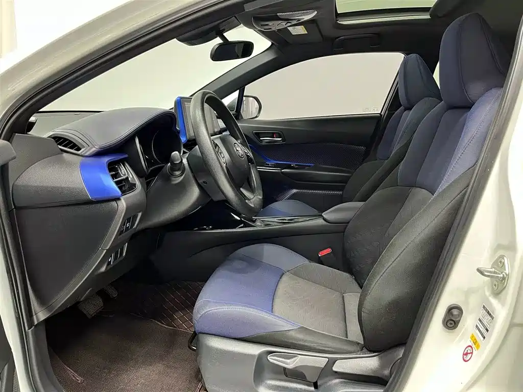 Toyota C-HR 2018 2.0L Cool Run Leader Edition China V фото 4