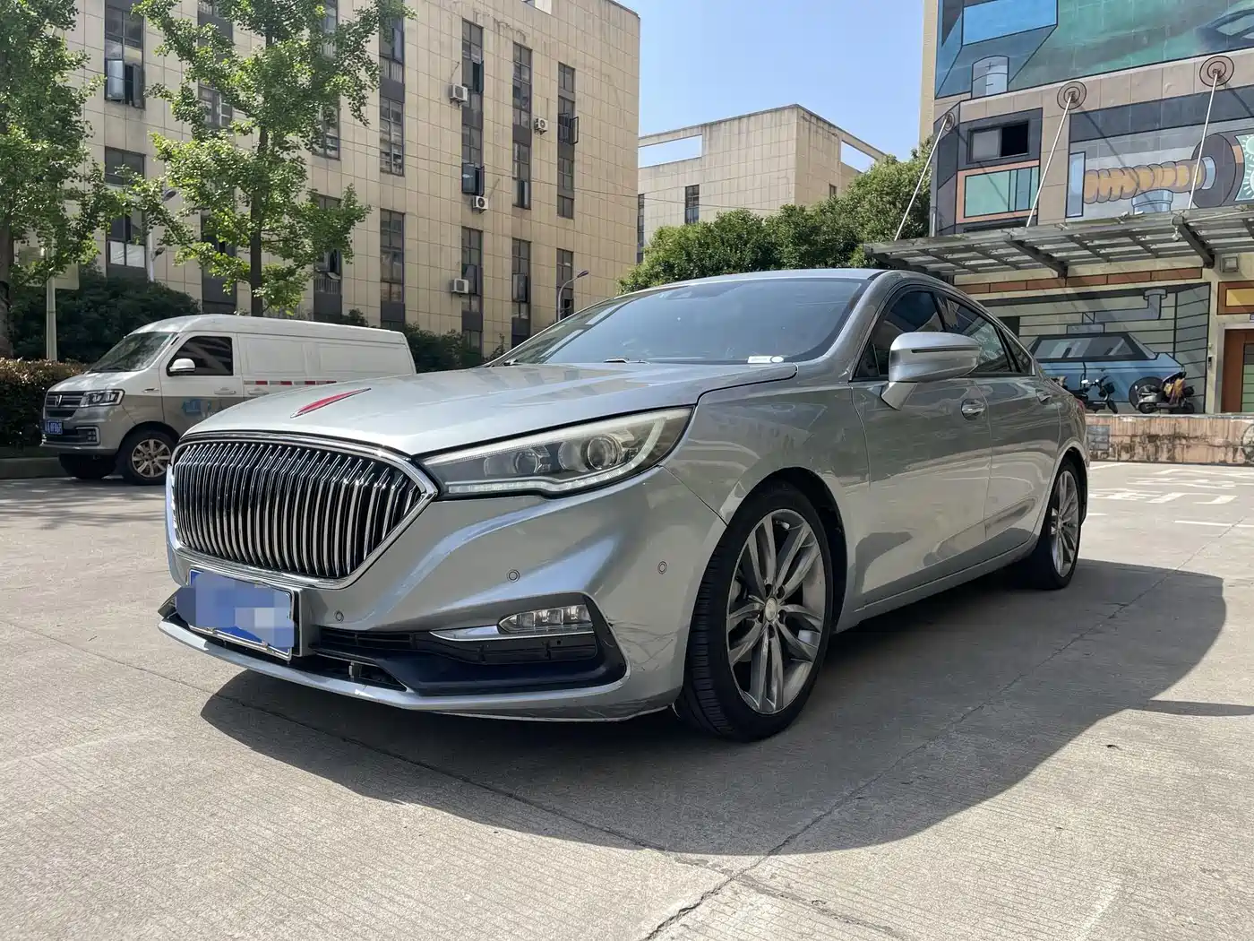 Hongqi H5 2018 30TD Smart Connected Royal Edition