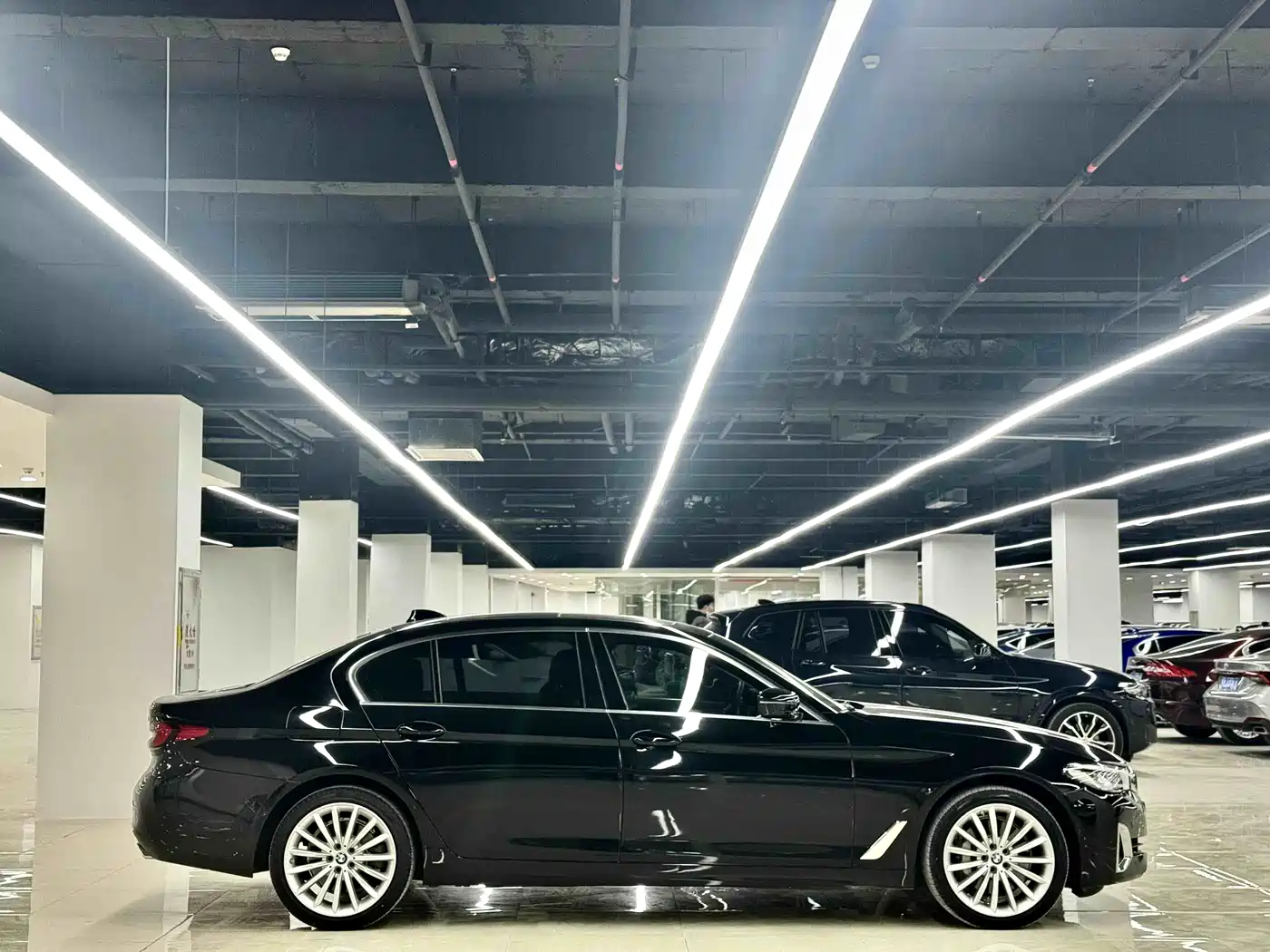 BMW 5 Series 2022 530Li xDrive Luxury Package фото 14