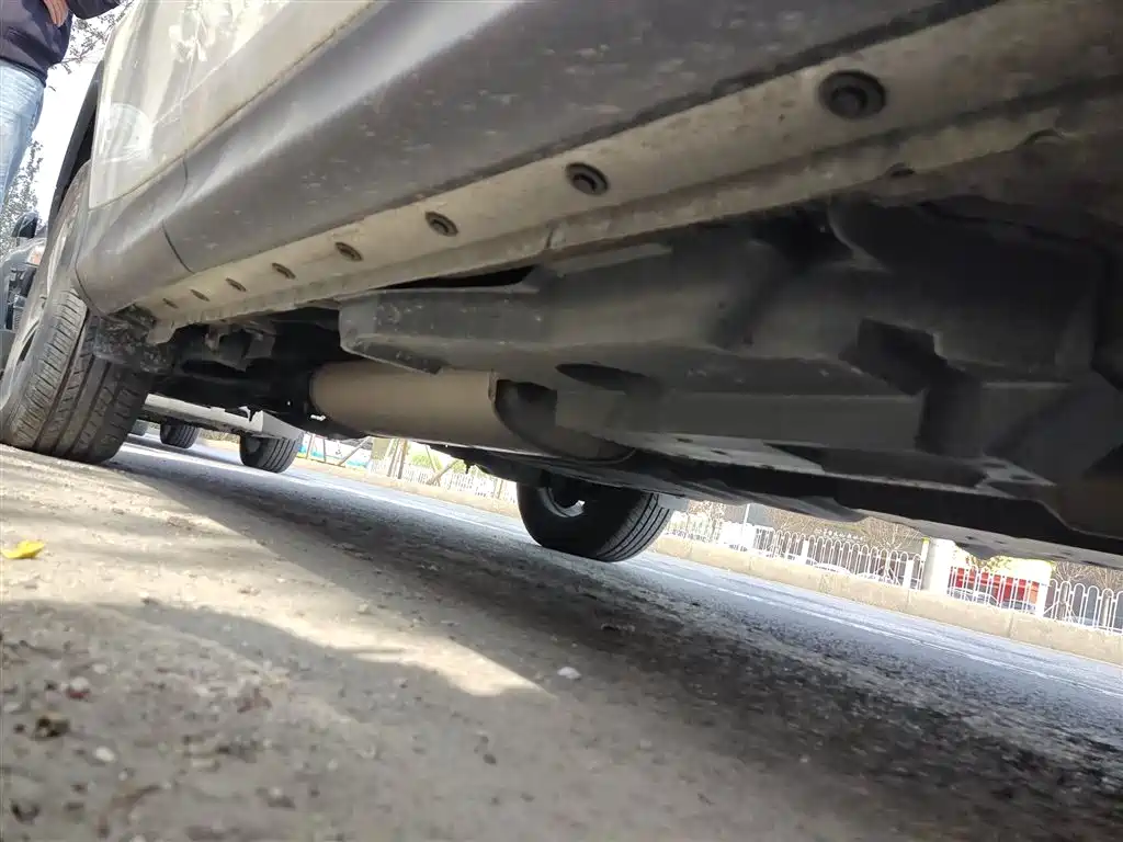 Toyota RAV4 Rongfang 2015 2.0L CVT 2WD Trend Edition фото 16