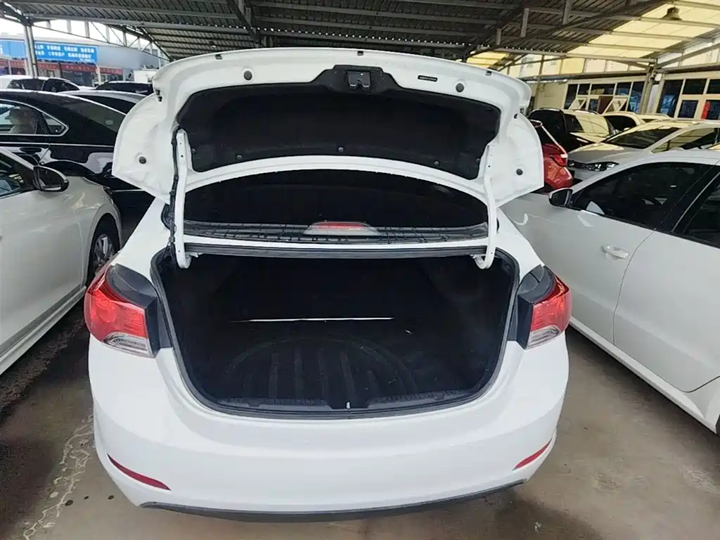 Hyundai Langdong 2015 1.6L Auto Trend фото 19