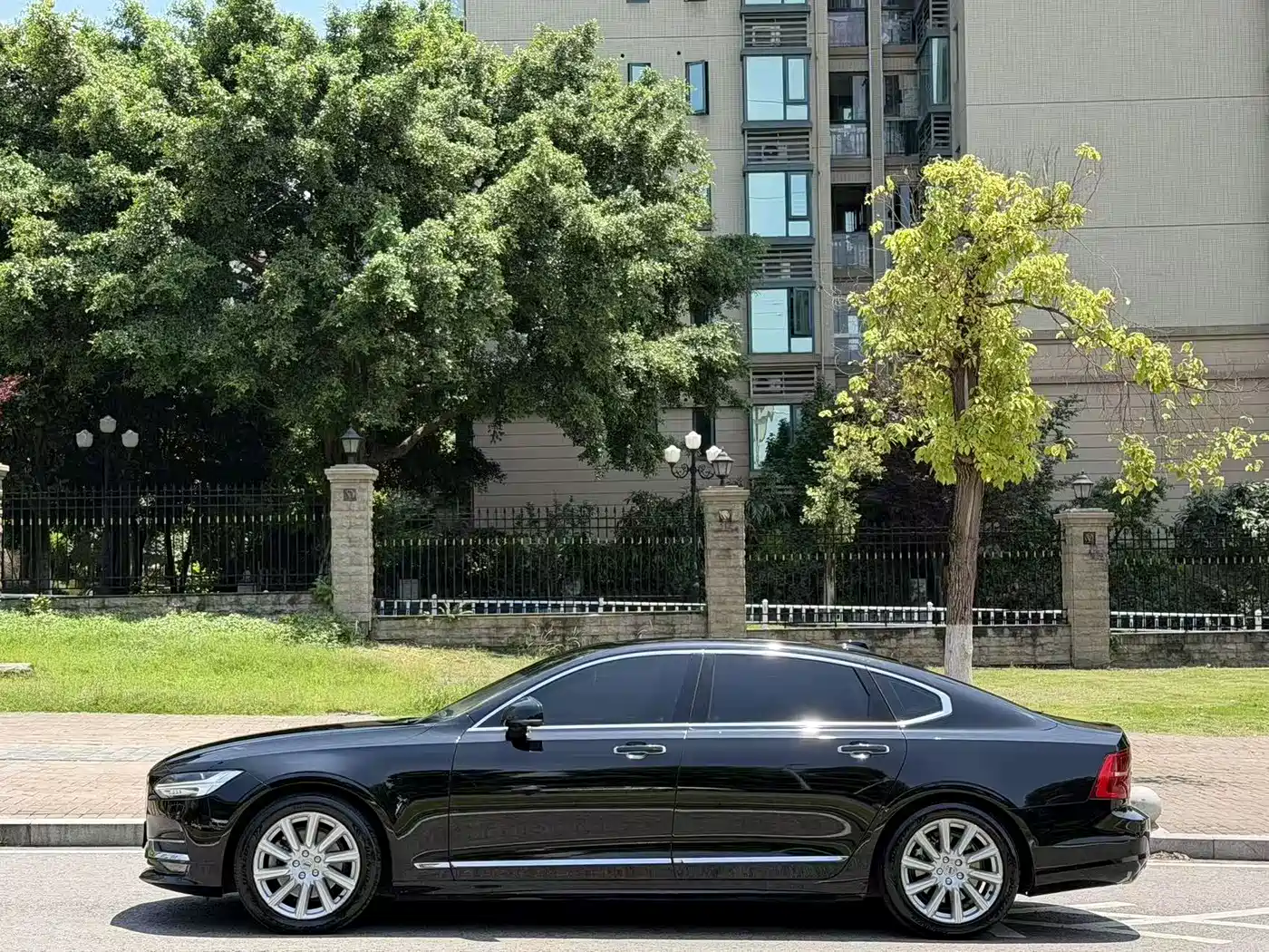 Volvo S90 2020 T5 Inscription Luxury Edition фото 3