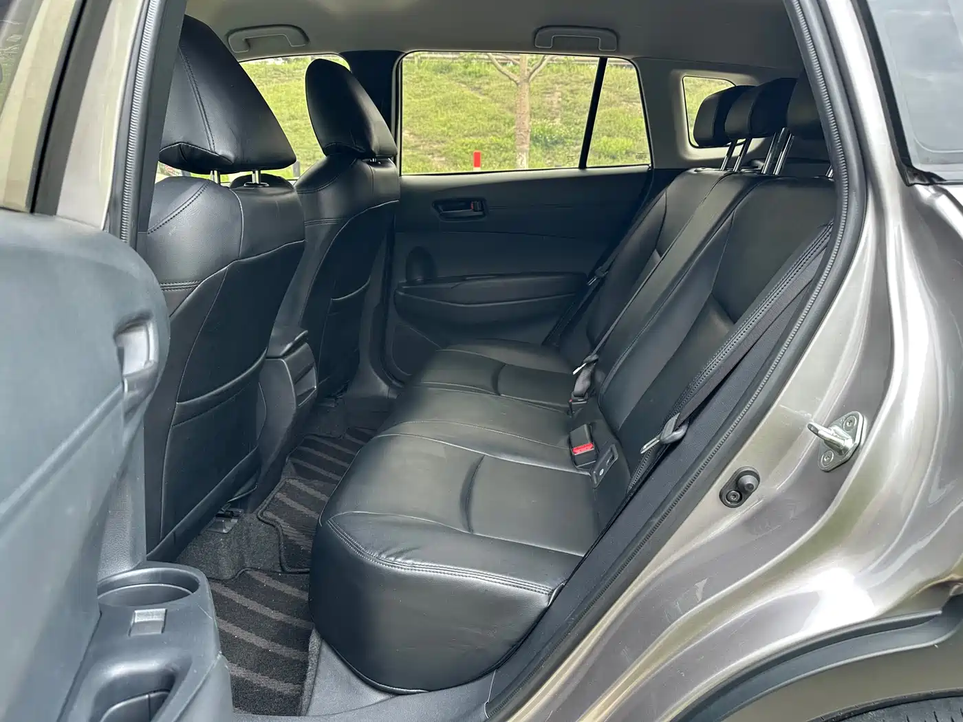 Toyota Corolla Cross 2024 Model 2.0L Pioneer Edition фото 8