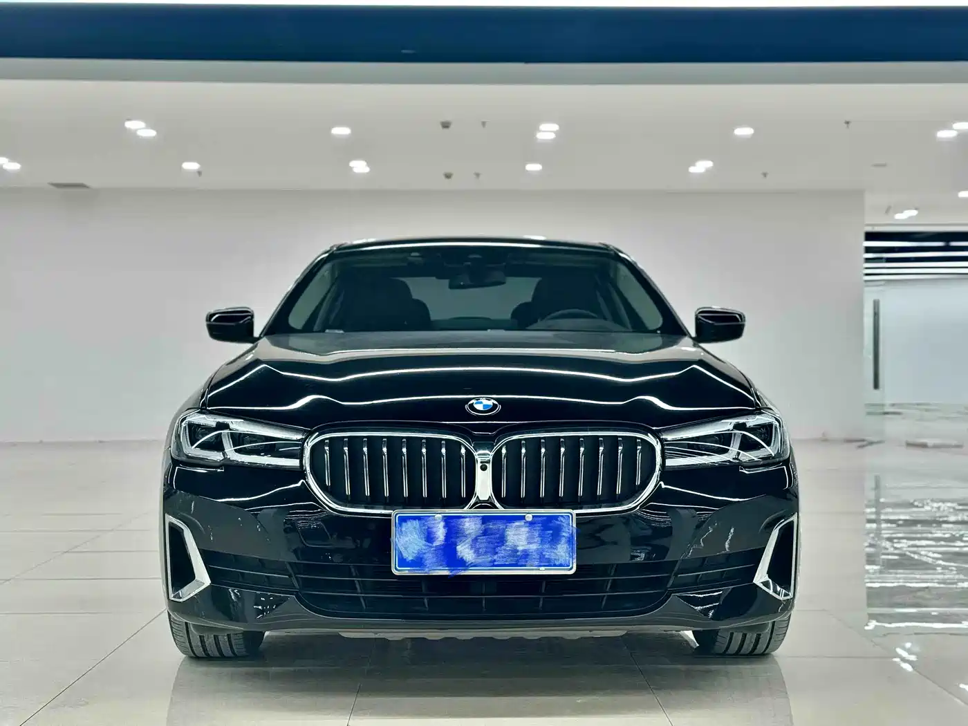 BMW 5 Series 2022 530Li xDrive Luxury Package фото 2