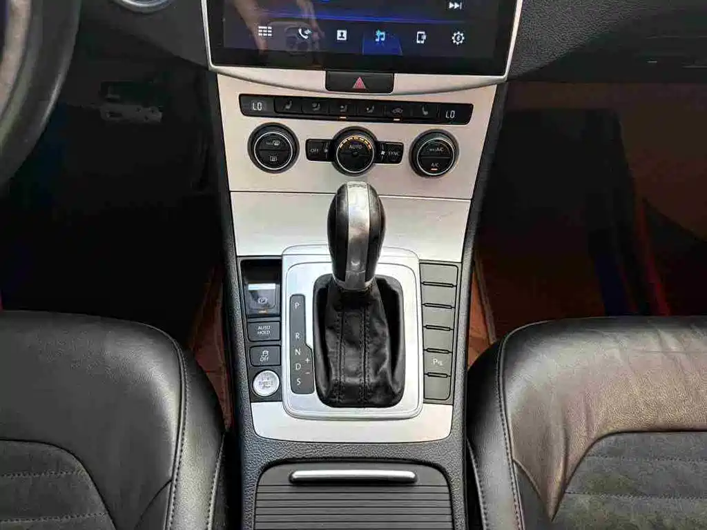 Volkswagen Magotan 2015 1.8TSI Luxury фото 11