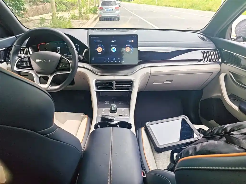 BYD Song PLUS PHEV 2024 Glory Edition DM-i 150km Flagship PLUS фото 10