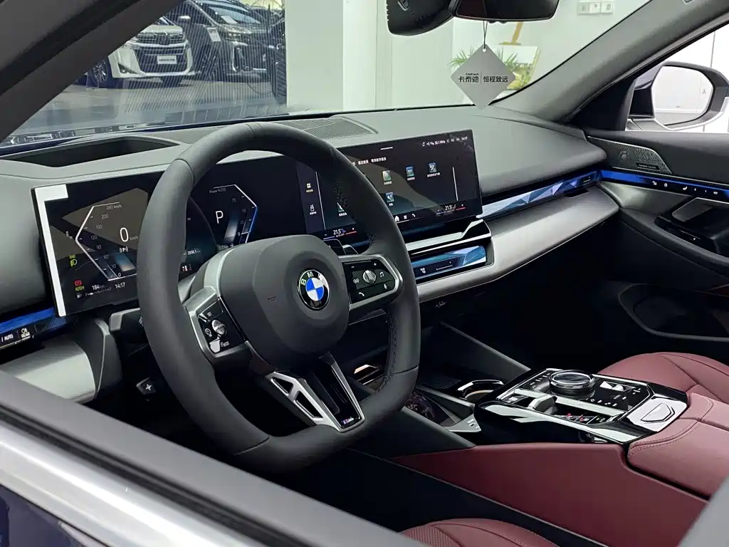Photo 31 - BMW 5 Series